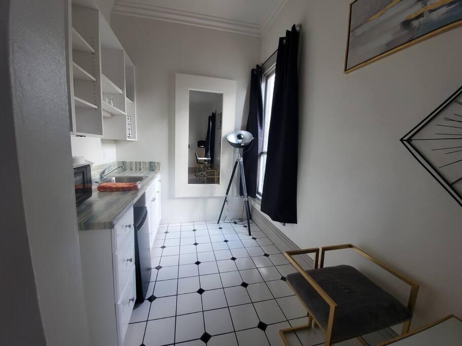 Industrial And Modern Studio For Two Gaslamp District! Perfectly Located Near Downtown! Your Away From Home! Apartamento San Diego